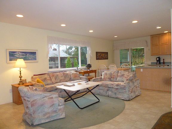 5th image of 19420 Normandy Park Dr SW