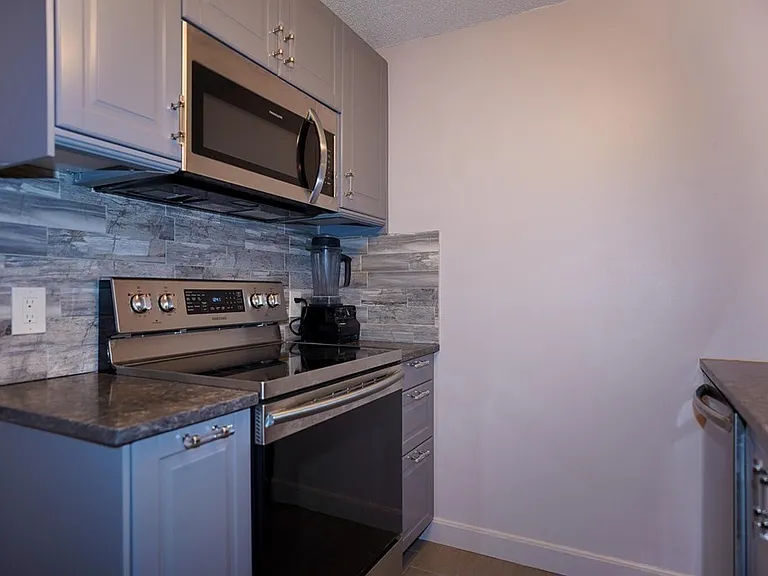 11 Thoreau Ct #7 — Photo 10