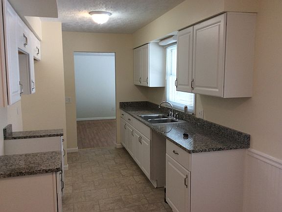 5th image of 365 Strawberry Ln