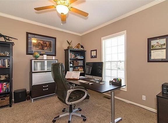 4th image of 713 Canyon View Dr