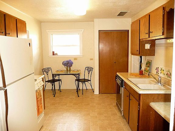 Open Kitchen with eating space