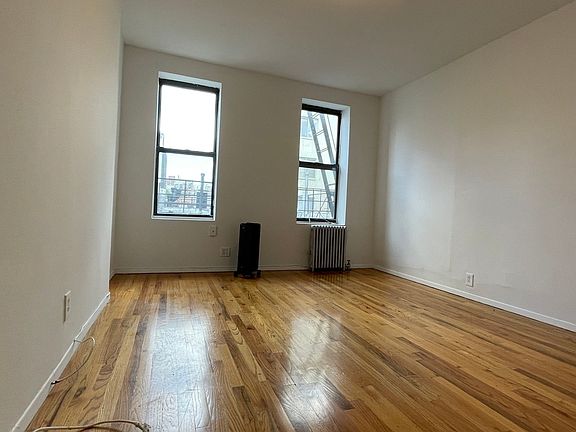 3rd image of 259 E 10th St APT 11