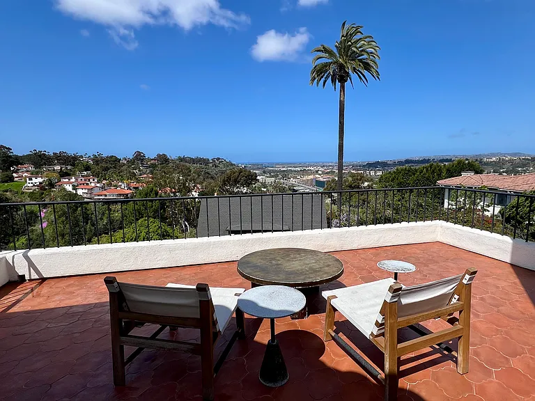 Avalon Dr — Photo 2
