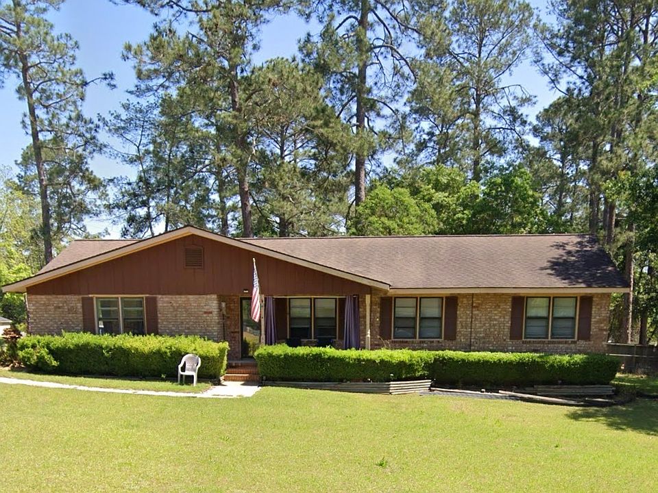 1st image of 401 Pinehurst Dr