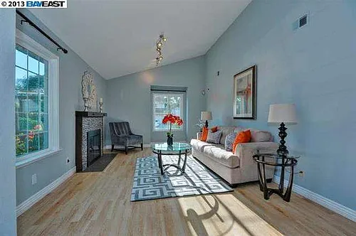 66 Snyder Way Photo 1