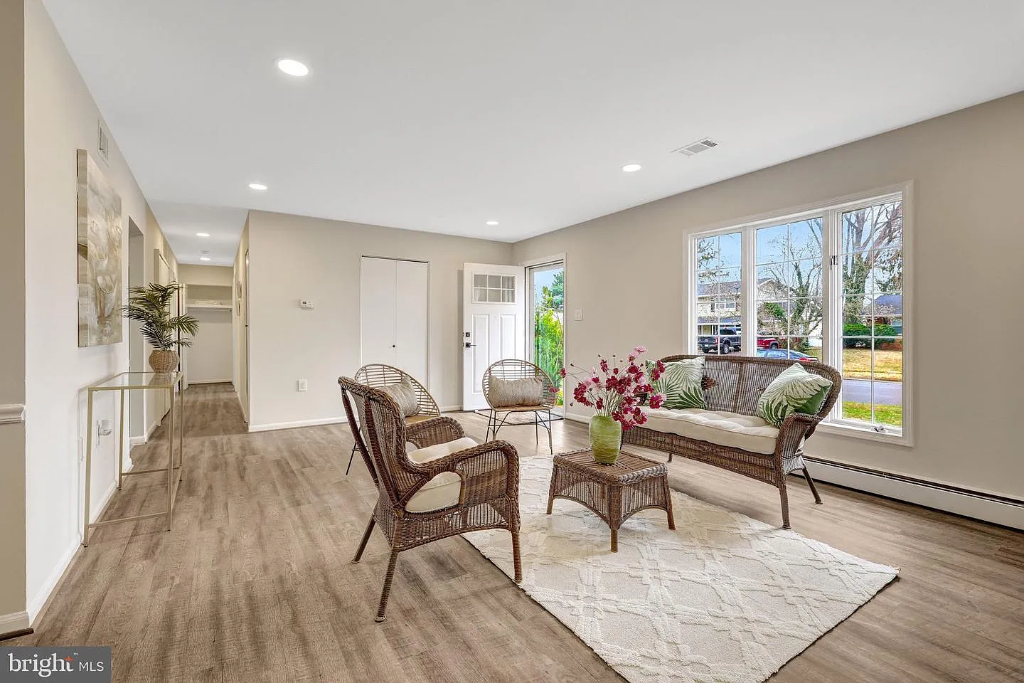 104 W Amhurst Pl photo 1
