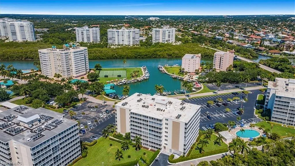 2 bed, 2.0 bath, 1176 sqft, $3,500 — Photo 2