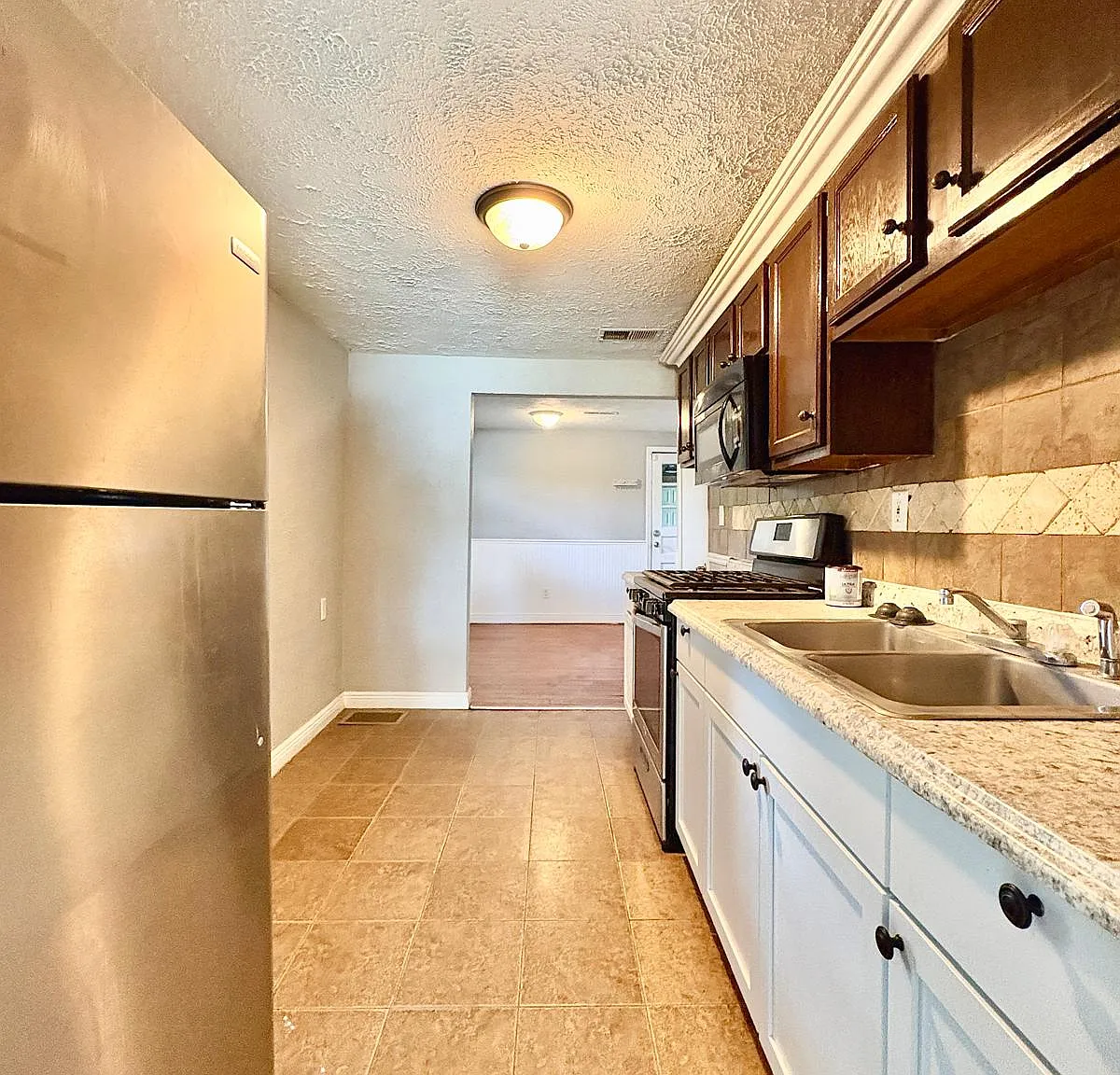 2 bed, 720 sqft, $1,150 — Photo 4