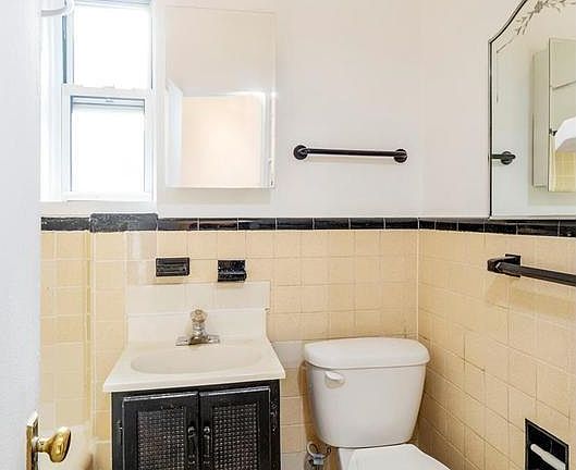 4th image of 415 W 46th St APT 5B