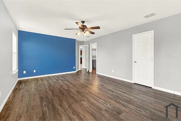 4 bed, 2105 sqft, $2,800 — Photo 4