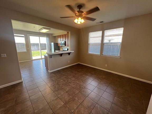 2nd image of 1649 Chateau Dr