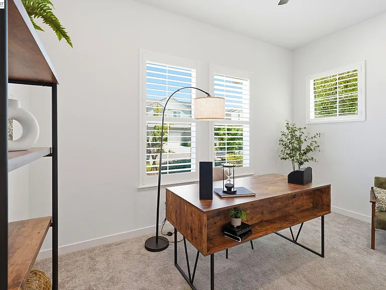1550 Plumas Dr — Photo 22