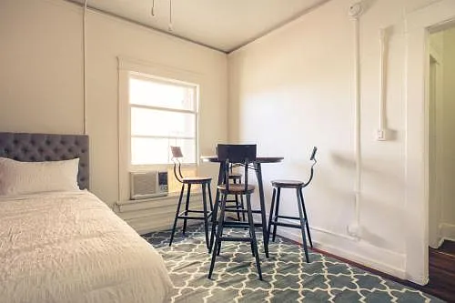 Alvarado 847 — Photo 9