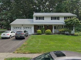 6 Concord Dr, East Brunswick, NJ