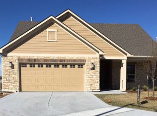 918 E Twisted Oak Rd, Derby, KS 67037