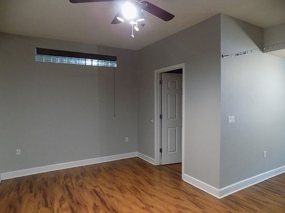 4th image of 2580 17th St Unit 103