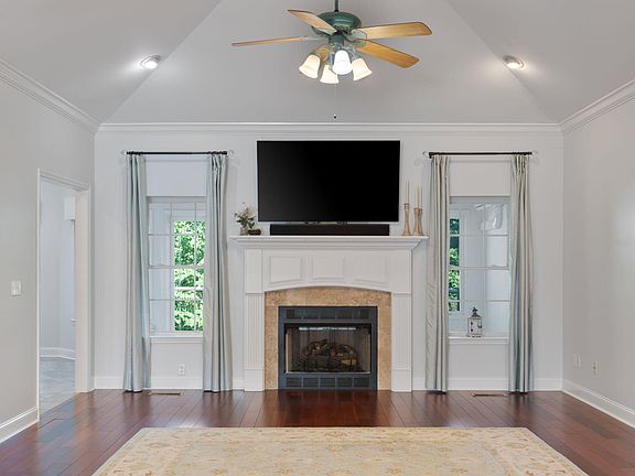5th image of 4850 Crestridge Ln NW