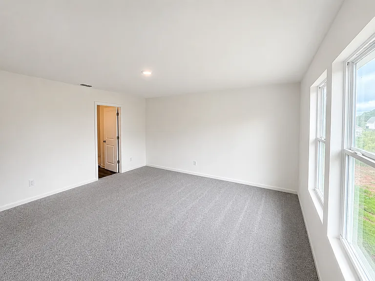 235 Isabella Way — Photo 6
