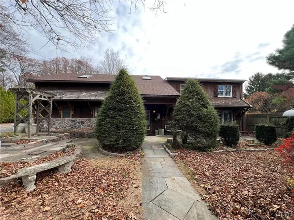 112 Grouse Dr, Bath, PA 18014