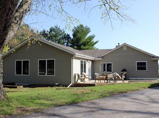 W376S5104 E Pretty Lake Rd, Dousman, WI 53118