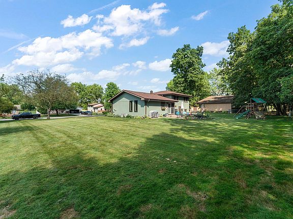 2nd image of 3615 Kingsway Dr
