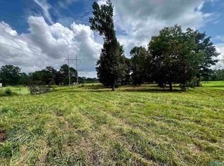 689 Rabbit Town Rd, Albertville, AL 35950