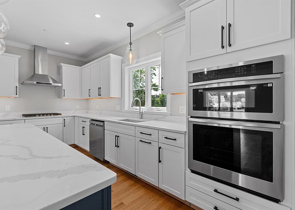 1st image of 22 Pleasant St #E