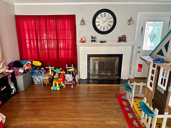 5th image of 1002 Brooks St