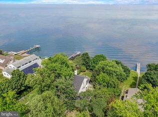 8231 Bayside Dr, Pasadena, MD 21122