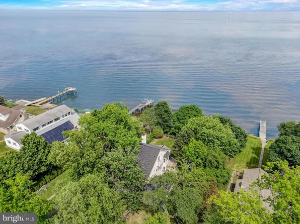 8231 Bayside Dr, Pasadena, MD 21122