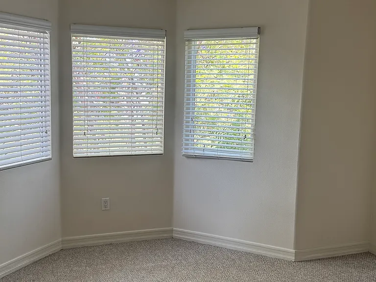 2410 N Naomi St #114 — Photo 11