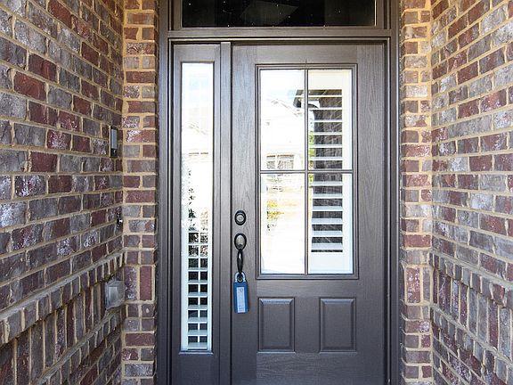 3rd image of 221 Chesser Park Dr