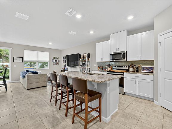 5th image of 5672 SE Edgewater Circle