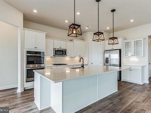 4th image of 15452 Solomon Way