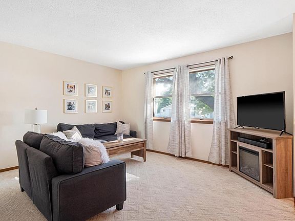 3rd image of 5117 Whitsell Way