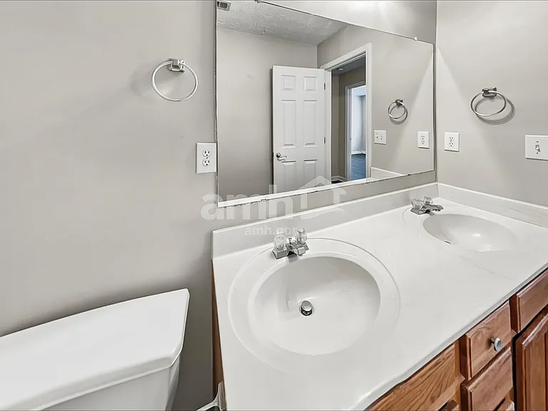 540 Gables Ct — Photo 17