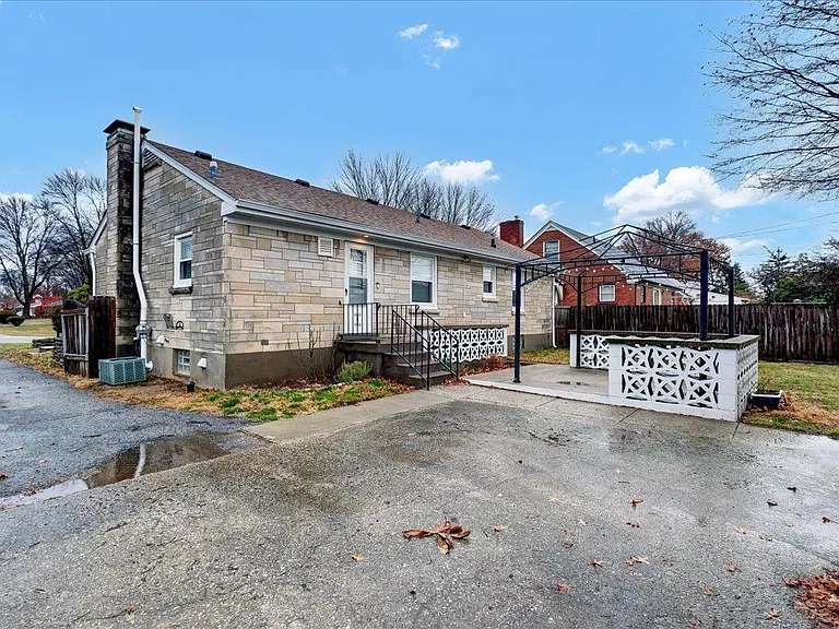 2608 Meadow Dr — Photo 28