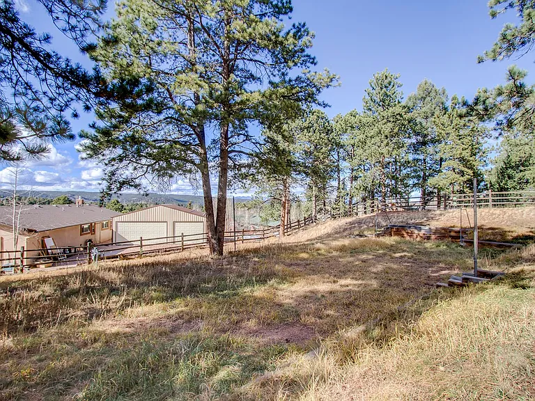 1040 Forest Hill Rd — Photo 40