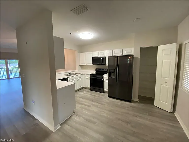 10010 Maddox Ln #315 — Photo 12