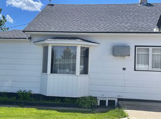 250 E 2nd Ave, Waubay, SD 57273