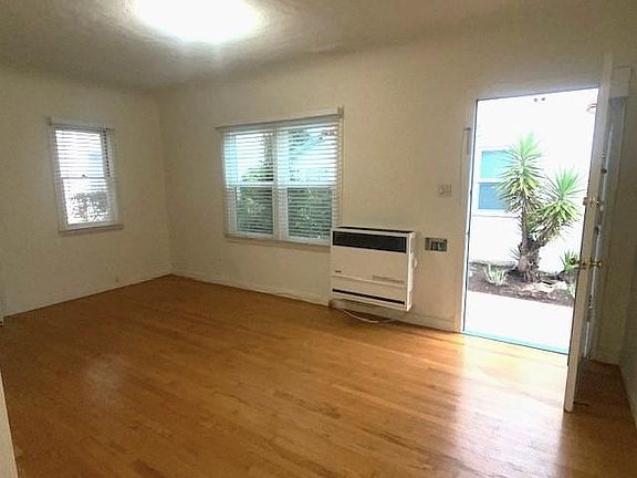 4th image of 124 W Ortega St