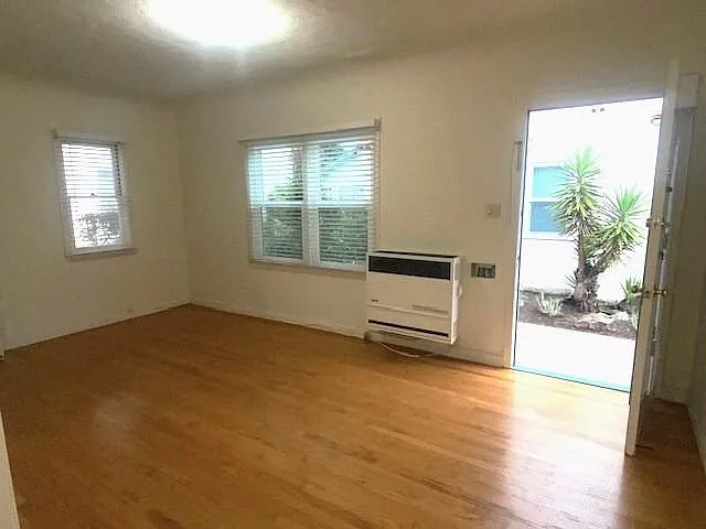124 W Ortega St — Photo 2