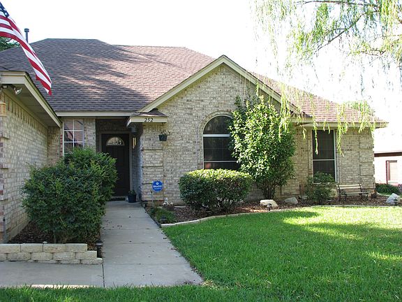 3rd image of 252 Blossom Ln