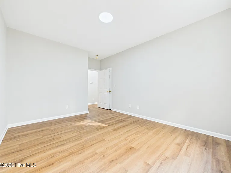 2111 Kudrow Ln — Photo 31