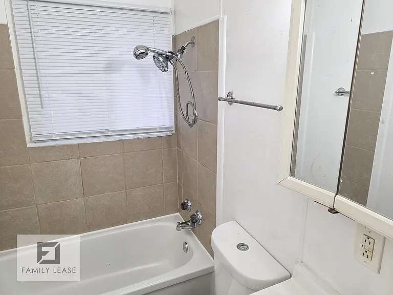 732 Saint Nicholas Dr — Photo 20