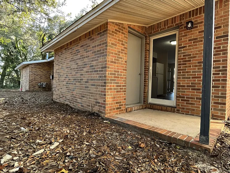 830 Cardinal St — Photo 20