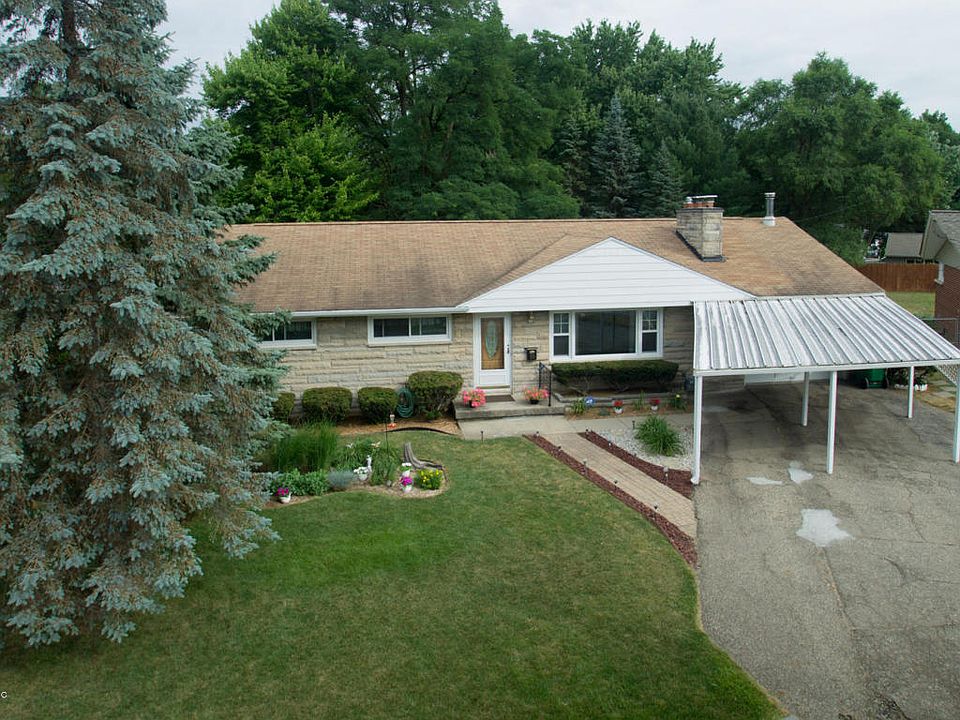 1st image of 15 Maurer Dr