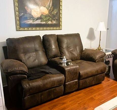 2nd image of 6 Indigo Ln