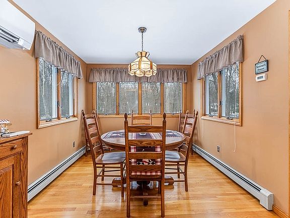 5th image of 70 Deerfield Rd