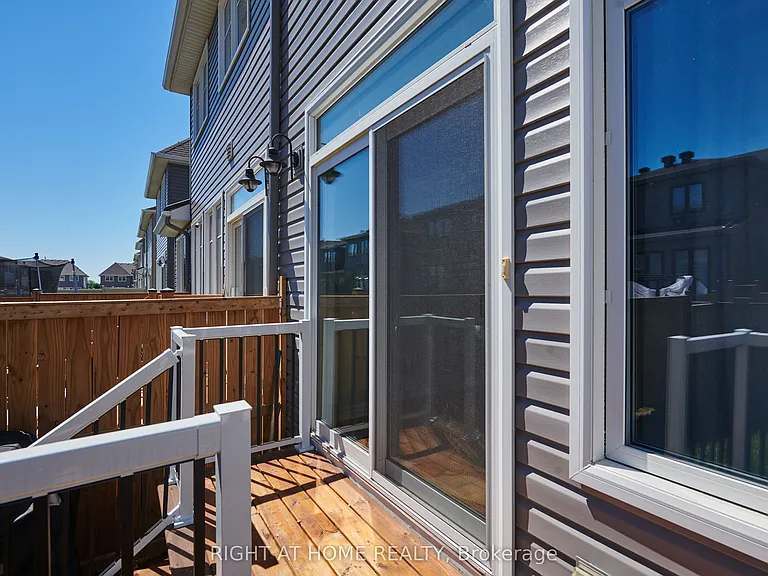 45 Mandevilla Cres — Photo 31
